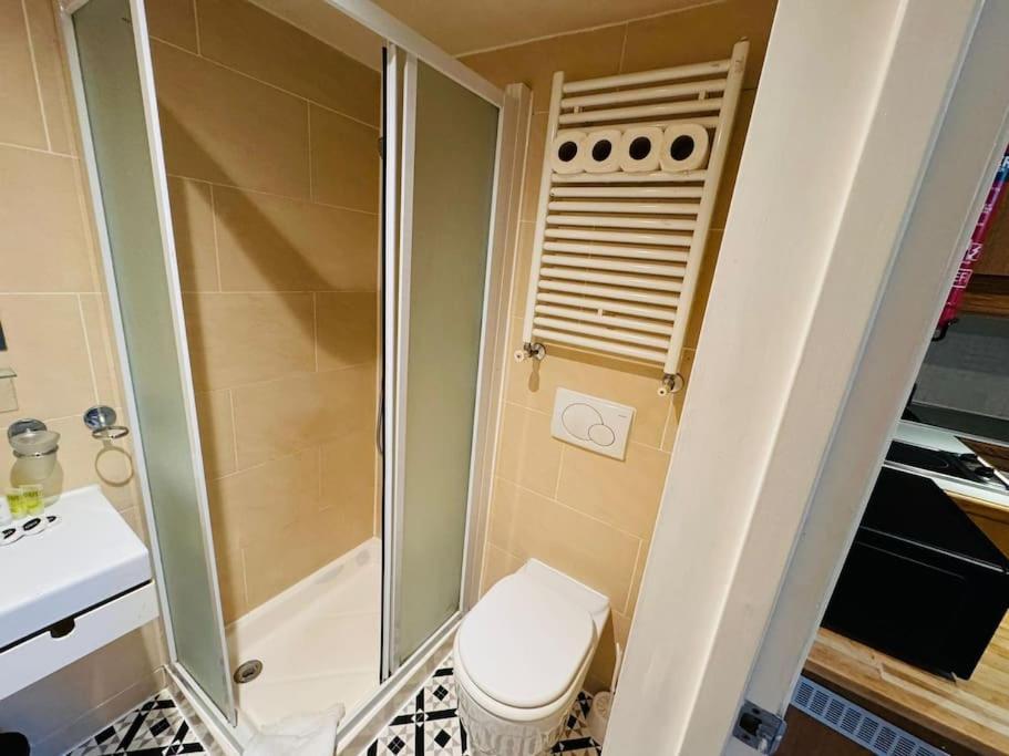 Trio'S Haven In Portebello Road London Exterior photo
