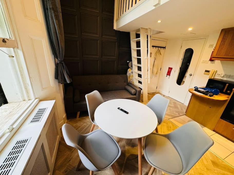 Trio'S Haven In Portebello Road London Exterior photo