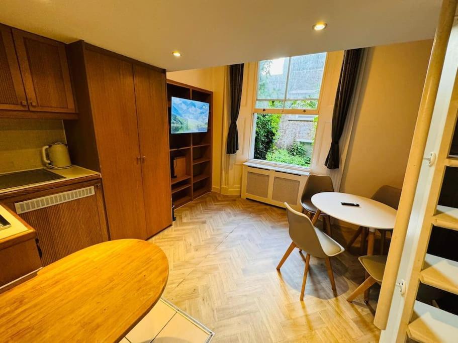 Trio'S Haven In Portebello Road London Exterior photo